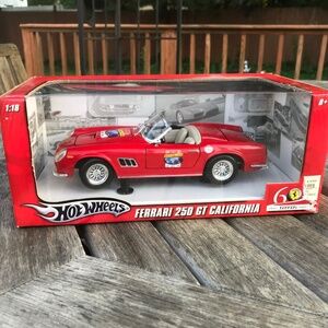 Hot Wheels 1:18 Die Cast Ferrari 250 GT California Model